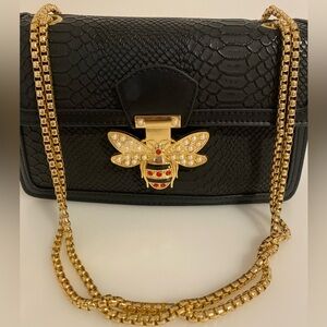 NWOT FAUX LEATHER PURSE w/ CROC DETAIL.